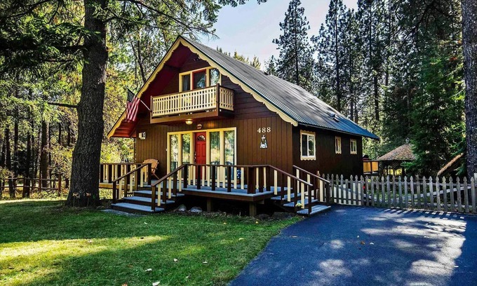 Sandpoint Ski Chalet | Chalet at the base of Schweitzer Mountain