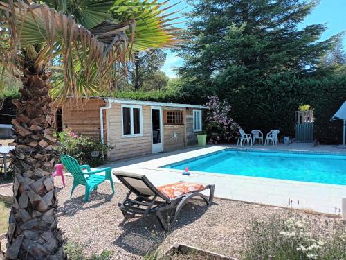 Rognes Apartment | Chalet banane devant piscine, a 6km du festival de piano de la roque d'anthéron
