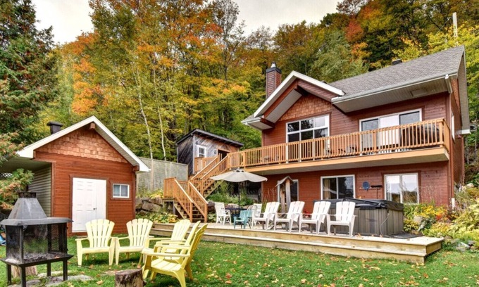 Chertsey House | Chalet Beaulac waterfront #047