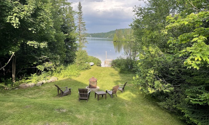 Lantier Ski Chalet | Chalet Bord de l'eau Saint-Donat- AVAILABLE FOR WINTER SEASON 2025-2026