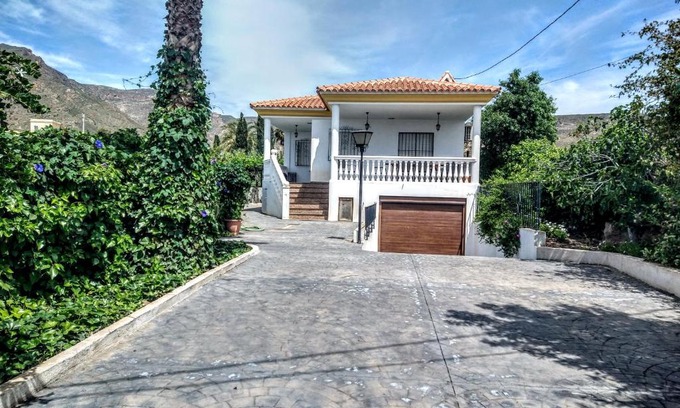 Nijar House | Chalet con piscina en Níjar
