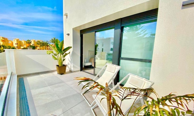 Puerto Rey House | CHALET CON PISCINA PRIVADA EN LA URB. DE PUERTO REY