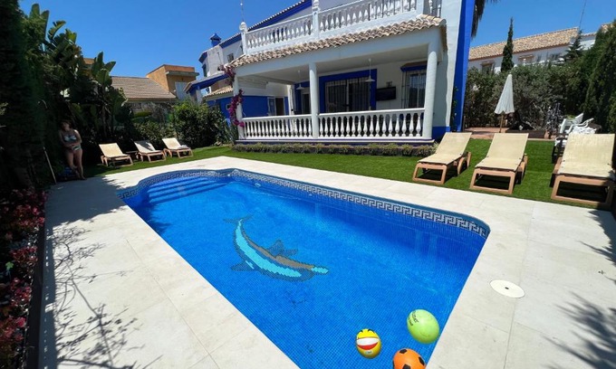 Ayamonte House | Chalet con piscina privada, parking y zona BBQ