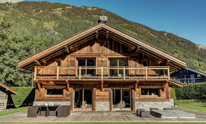 Chamonix-Mont-Blanc Ski Chalet | Chalet Courterre - Jacuzzi, Mont Blanc Views - Chamonix-les-Praz, Mont-Blanc