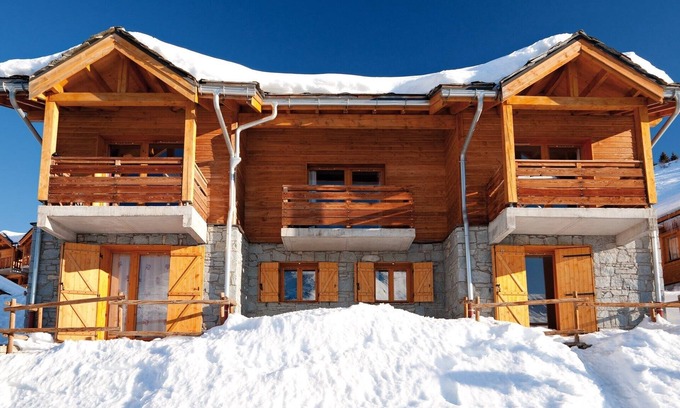 Valmeinier Ski Chalet | Chalet cozy près des pistes | accès piscine + spa!