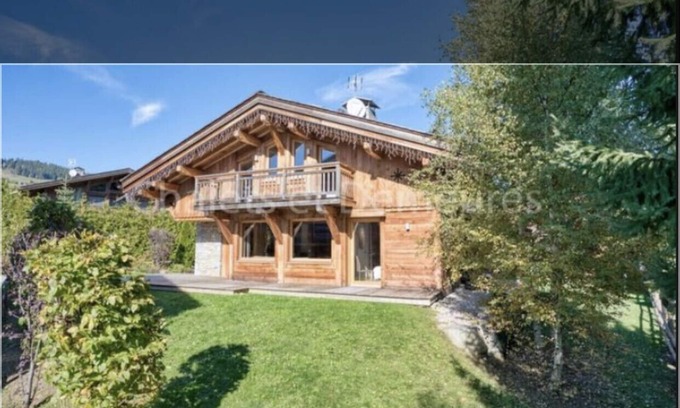Megeve Ski Chalet | Chalet de charme 4*| Megève| Luxury, center & ski slopes within walking distance + premium services*.
