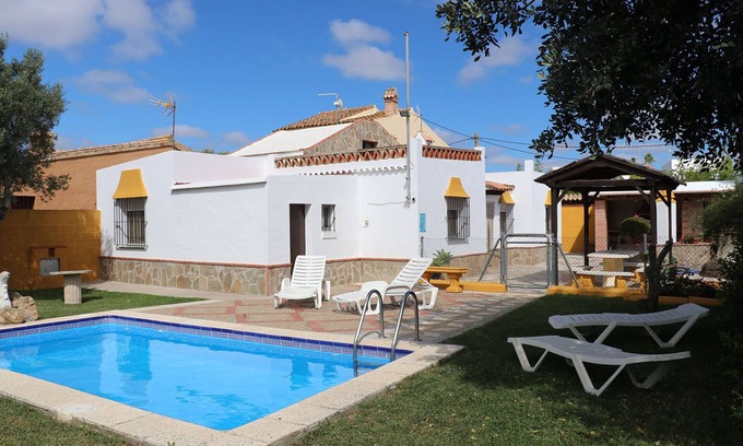 Conil de la Frontera Ski Chalet | Chalet del Pato with private pool