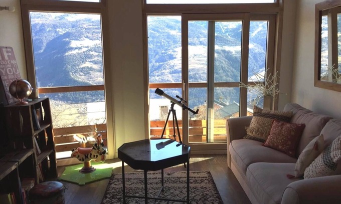 Granier Ski Chalet | Chalet facing south with sunshine