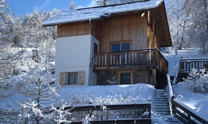 Les Orres Ski Chalet | CHALET Familial 13pers -not overlooked, breathtaking view of the lake-LES ORRES