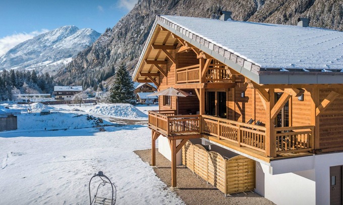 La Chapelle-d'Abondance Ski Chalet | Chalet Les Vardafes - ski and spa holiday for 8 - OVO Network
