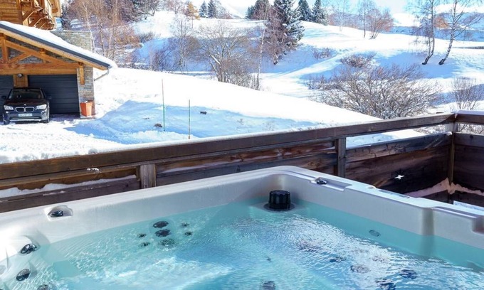 Bergers Ski Chalet | Chalet Friandise - 4 bedroom with outdoor Jaccuzzi