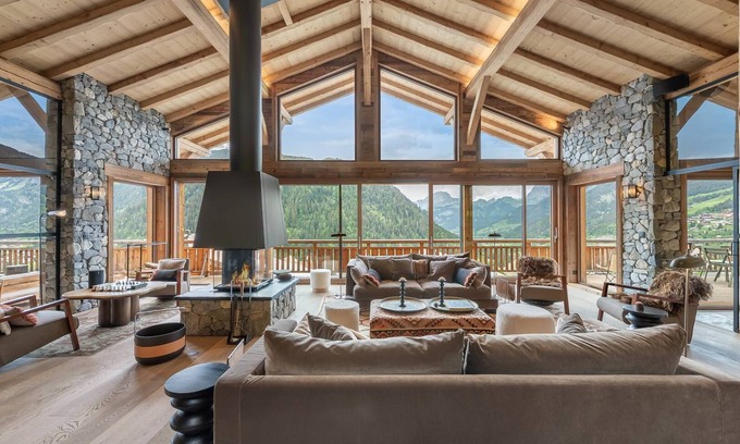 Chatel Ski Chalet | CHALET IKARIA - unique prestige chalet for 17 people
