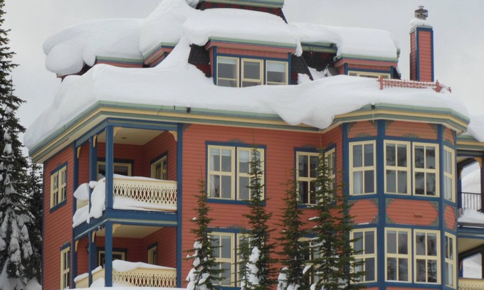 Silver Star Mountain Ski Chalet | Chalet in Best Location, Ski in Ski out , only 100 Meters to Village