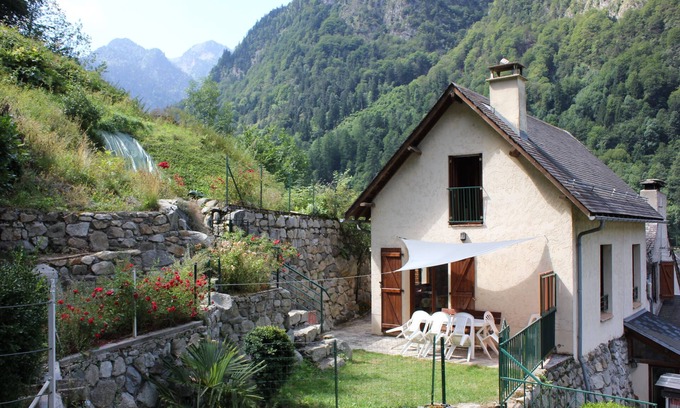 Cauterets Ski Chalet | Chalet in CAUTERETS, 200m from the town center and 400m from the cable car