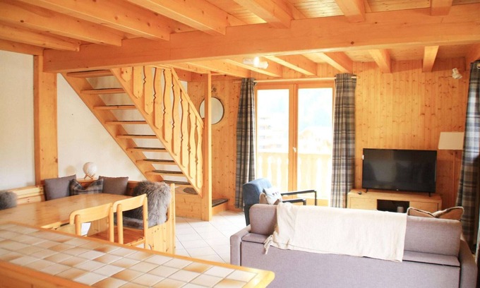 Chatel Apartment | Chalet in La Béchigne with Valley Views