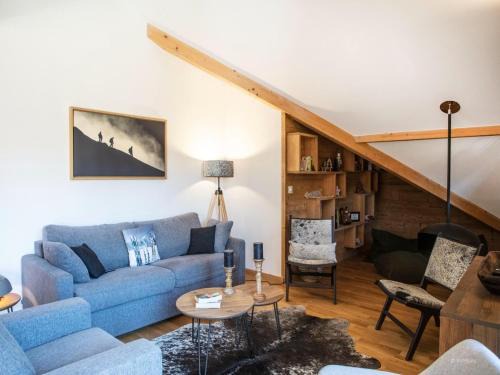 Vaujany Apartment | Chalet in Vaujany with Panoramic Mountain Views