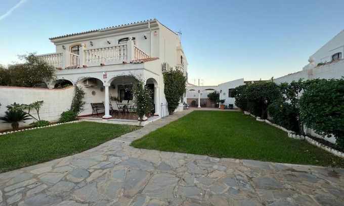 La Cala de Mijas House | Chalet junto al mar con jardín privado
