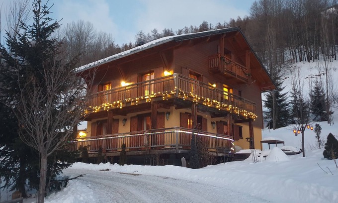 Allos Ski Chalet | Chalet La Foux d'Allos Chalet Jeannot Altitude 1715 m