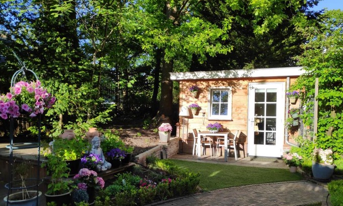 Santpoort-Noord Bed & Breakfast | Chalet La Hortensia
