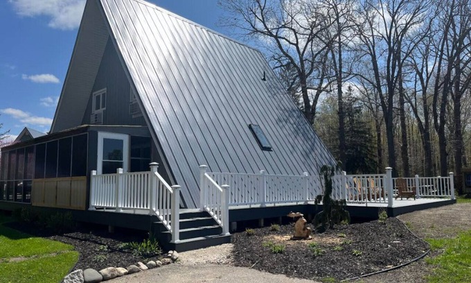 Stevensville House | Chalet on the Lake 65 w/Beach Access, Pools, Sport Courts, Fishing Pond & more!