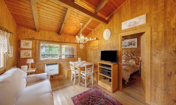 Forno di Zoldo Ski Chalet | Chalet 'Orserose I Ciodi' with Mountain View, Shared Terrace and Wi-Fi