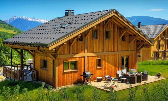 Les Avanchers-Valmorel Ski Chalet | Chalet Pajules - alpine holiday for 10 in Valmorel, sauna - OVO Network