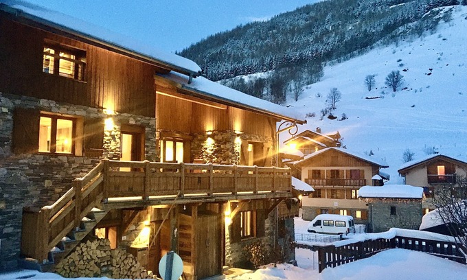 Le Bettaix Ski Chalet | Chalet Plume, St-Martin-de-Belleville/Les Menuires, at the foot of the 3-Vallées slopes