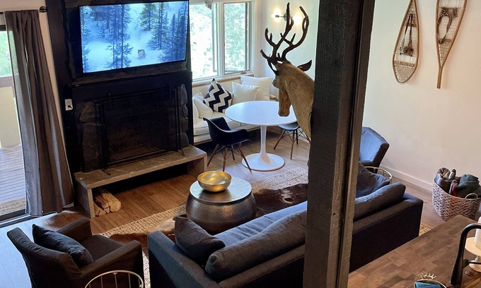 Moose Wilson Road House | Chalet Retreat w Mountain View’s in Jackson Hole