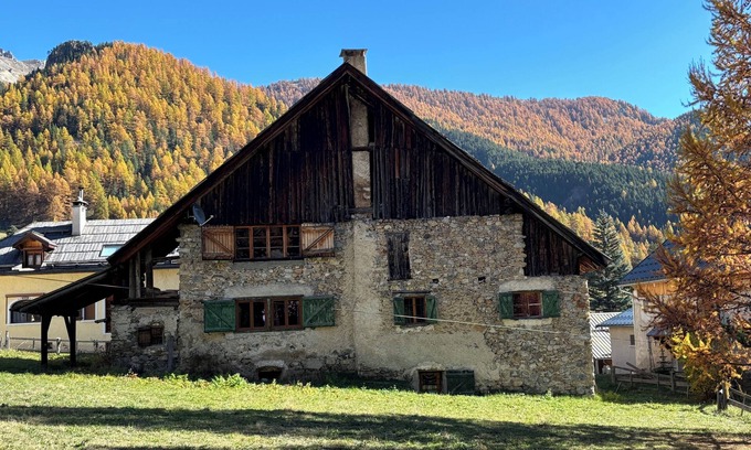 Arvieux Ski Chalet | Chalet Saint Pierre - Queyras (Arvieux) - Sleeps 13/sleeps 5 - Direct slope access