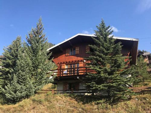 Montgenevre Ski Chalet | Chalet spacieux et ensoleillé à Montgenèvre - 10 pers - 5 chambres - Quartier calme et résidentiel - FR-1-445-139