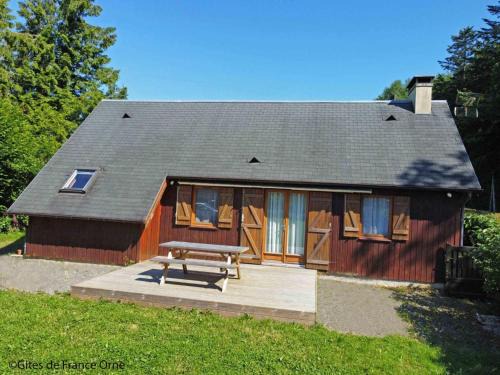 Chaumont House | Chalet tout confort en lisière de forêt avec cheminée, terrasse et accès direct à un étang de pêche - FR-1-497-213