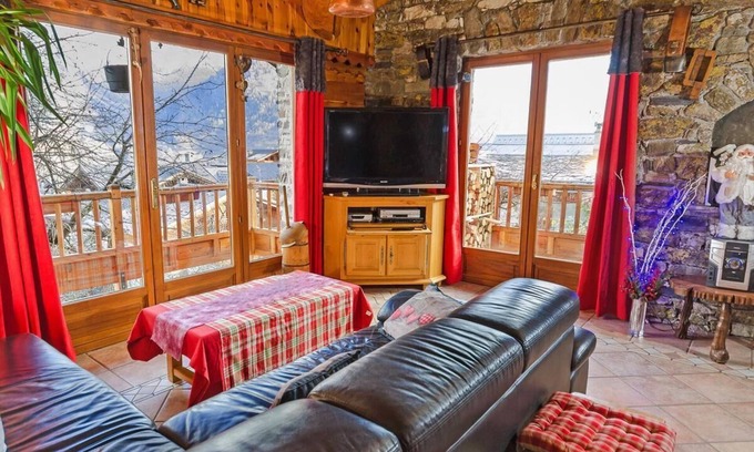 Villaroger Ski Chalet | Chalet, wifi, ski-in/ski-out & foot of the slopes, fitness, sauna, terrace, balcony