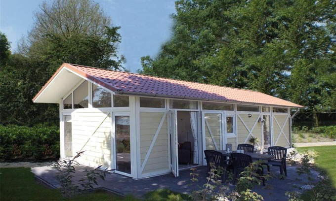 Breskens House | Chalet with 2 bedrooms and a terrace