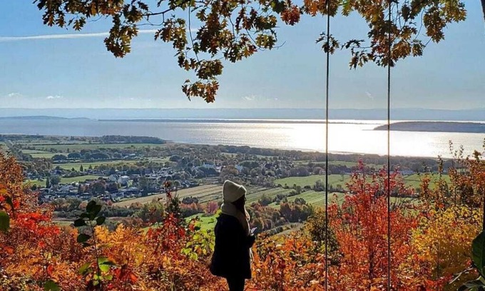 Saint-Joachim Ski Chalet | Chalet with exceptional view of the St. Lawrence