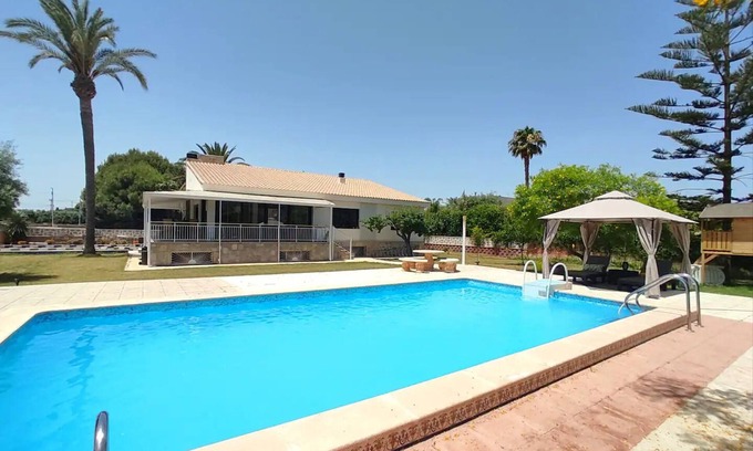 Coveta Fuma Ski Chalet | Chalet with private pool, 700m Playa San Juan and Playa Muchavista