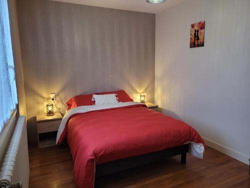 Le Puy-Saint-Bonnet House | Chambre confortable et chaleureuse