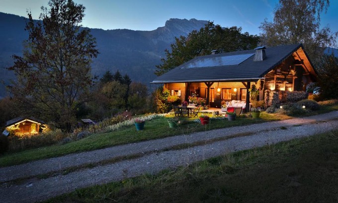 Thones Bed & Breakfast | Chambre d'hôtes Chalet des Burdines