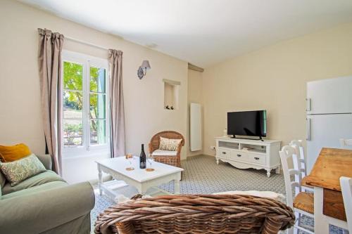 Montagnac House | Chambre d'hôtes familiale à la campagne proche de la mer