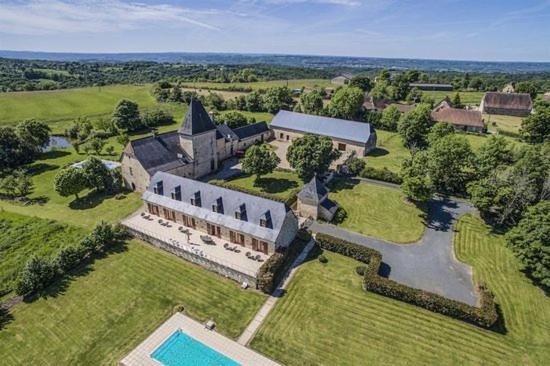Chatres Bed & Breakfast | Chambres d'Hôtes - Château de Larre