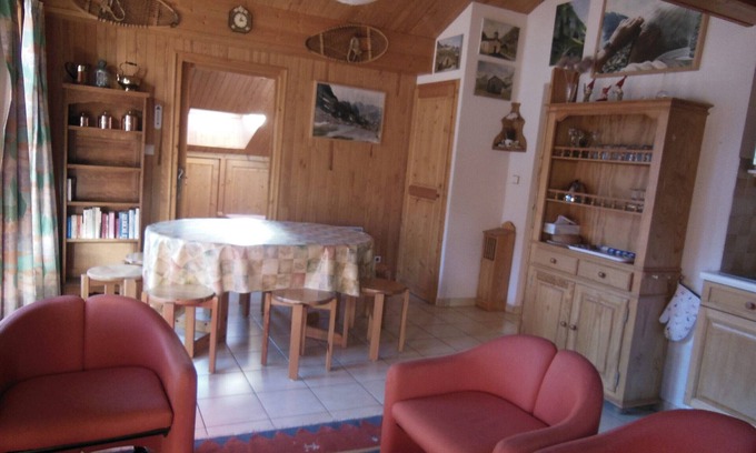 Champagny-en-Vanoise Apartment | Champagny en Vanoise - 3 rooms - 6 pers, WIFI, spacious and cozy