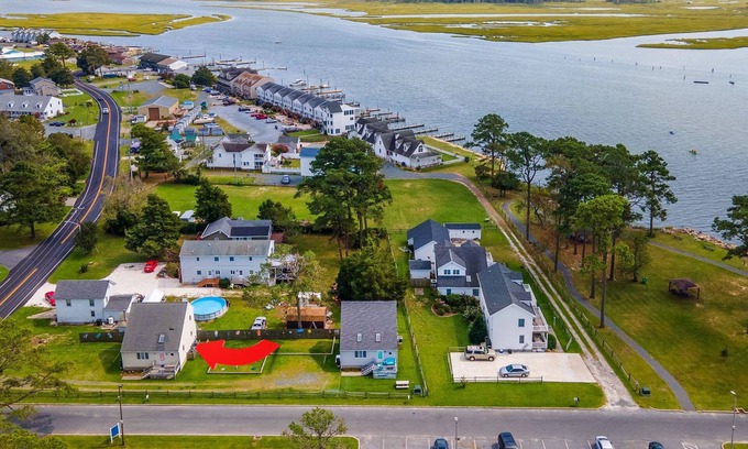 Chincoteague Cottage | Channel View Charmer - Water Views and Pet Friendly!