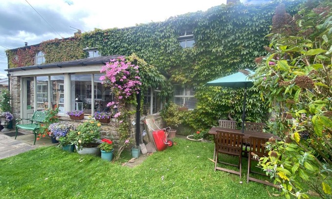 Bashall Eaves Bed & Breakfast | Chapel Cottage Clitheroe Road