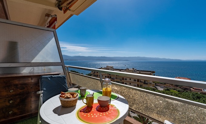 Ajaccio Apartment | Chapelle des Grecs - 1km de la plage
