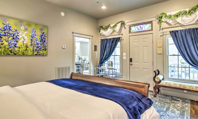 Chappell Hill Cottage | Chappell Hill Casita w/ Great Outdoor Space!