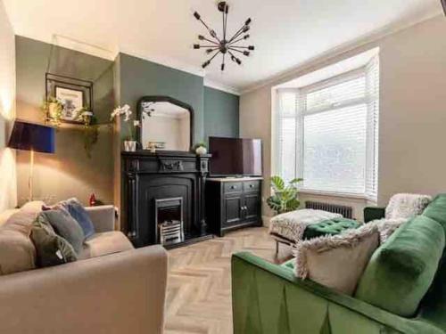 Ashbourne House | Chapter One - Ashbourne