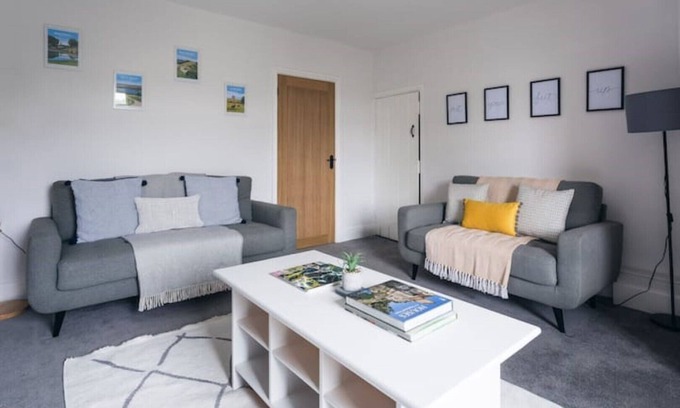 Buxton House | Character Cottage with country charm