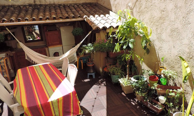 Pertuis House | Character house, intramural, close to amenities, festivals