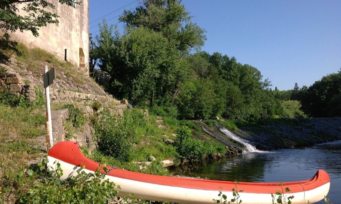 Sommieres House | Character riverside property with swimming pool, park and private beach