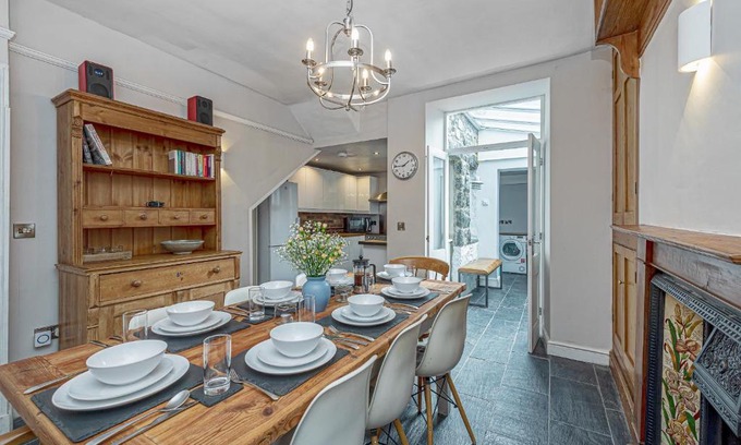 Dolgellau House | Character Townhouse in Town Centre & Superb Views