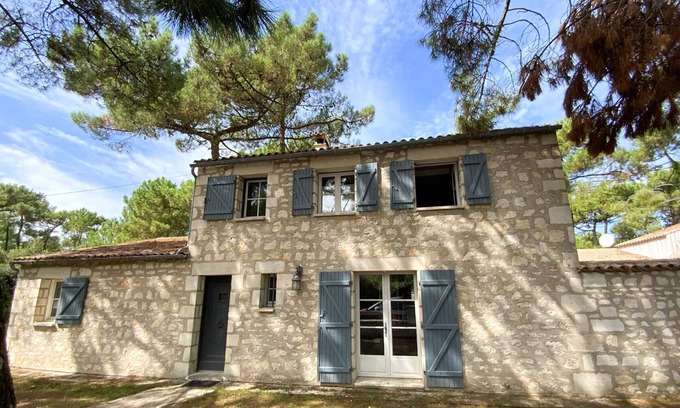 La Palmyre Villa | Charentais Villa with Pool for 8 People in La Palmyre